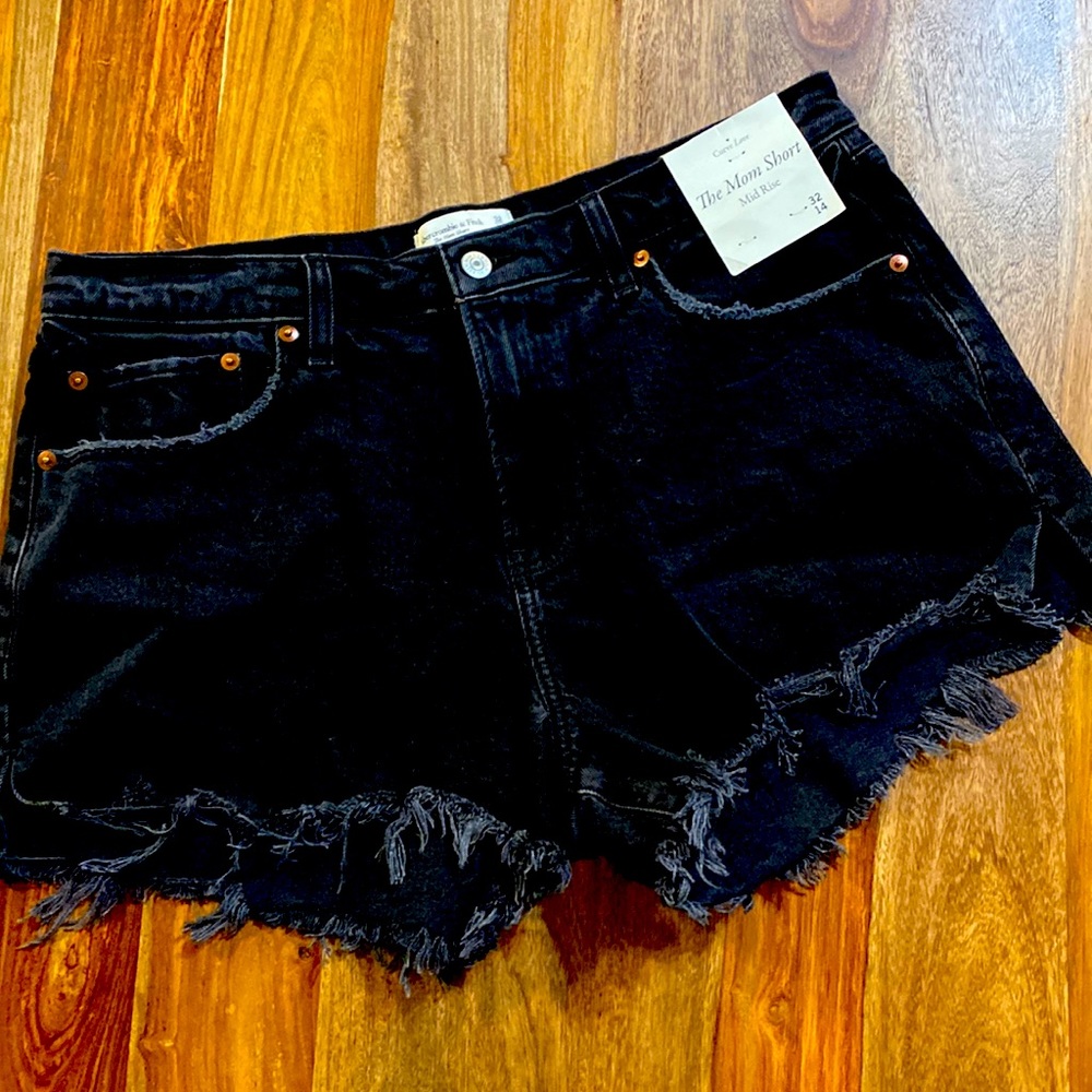 The Mom Short